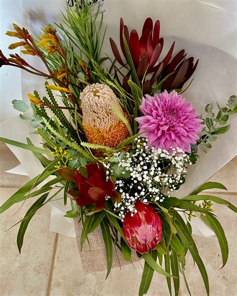 cairns florists free delivery.